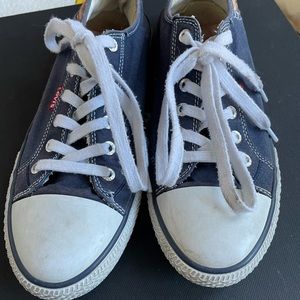 Levi’s shoes 8.5 size
